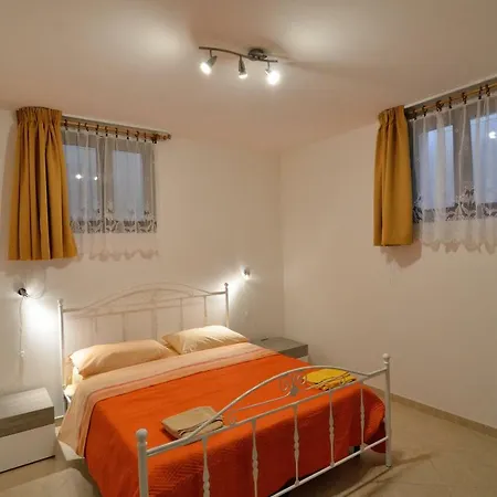 Holiday home Maya Vieste